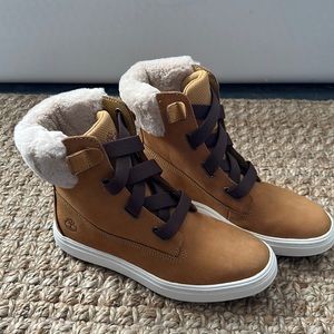 New Timberland boots size 9